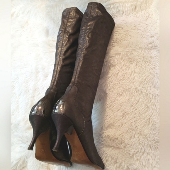 Donald J.Pliner Silver Metallic Crepe Elastic Pointed Toe Knee High Boot 8.5M - Picture 3 of 14